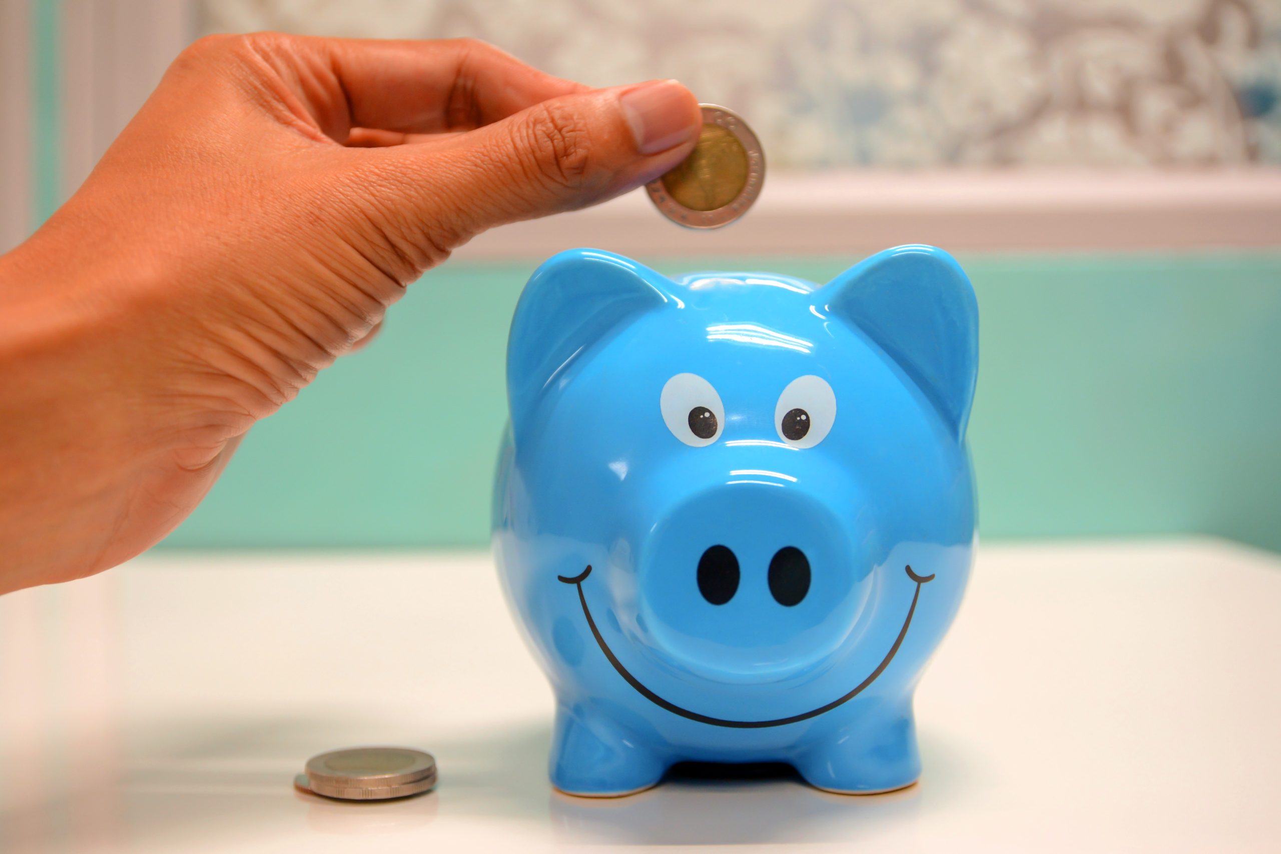 Cómo ahorrar dinero semanalmente? Revisa estos tips - Cajas de Chile