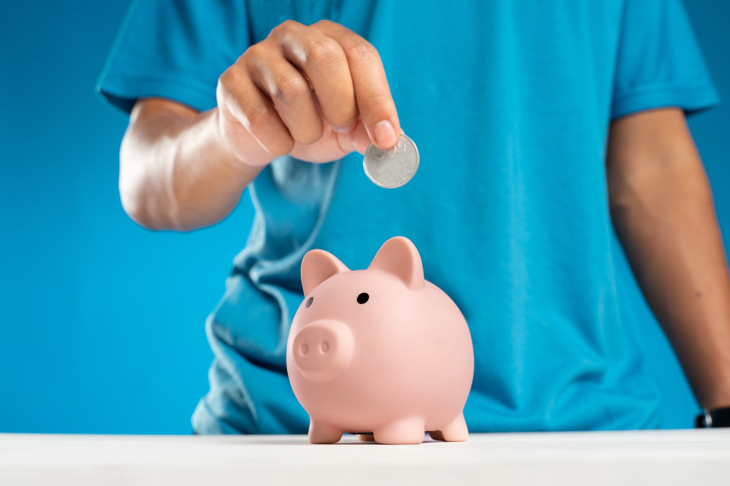 Cómo ahorrar dinero semanalmente? Revisa estos tips - Cajas de Chile